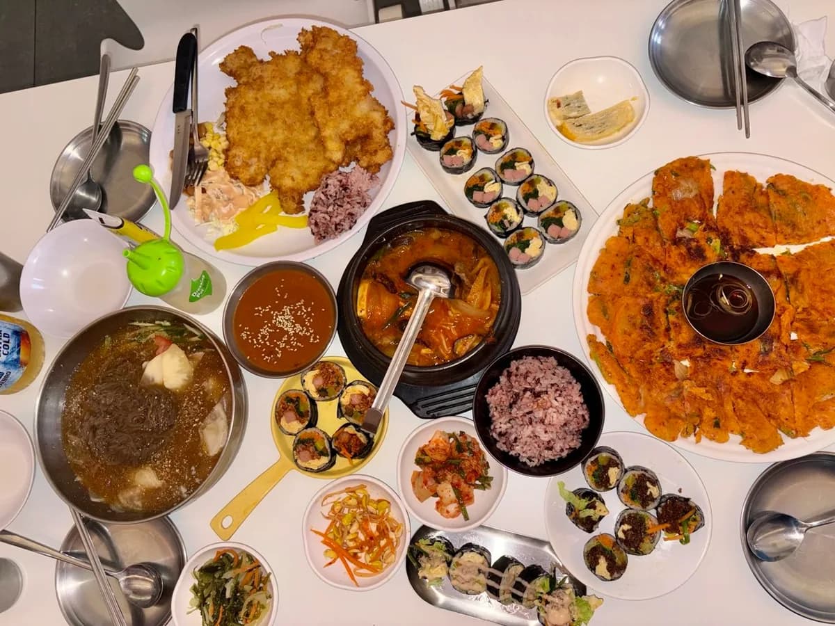 Free Kimbap Samples at Myungga II