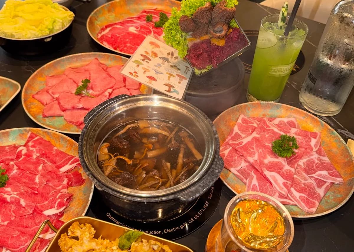 Broth and Beyond Review:  $1 Broths at Singapore's Prettiest Hotpot Restaurant - Restaurant food photos in Singapore
