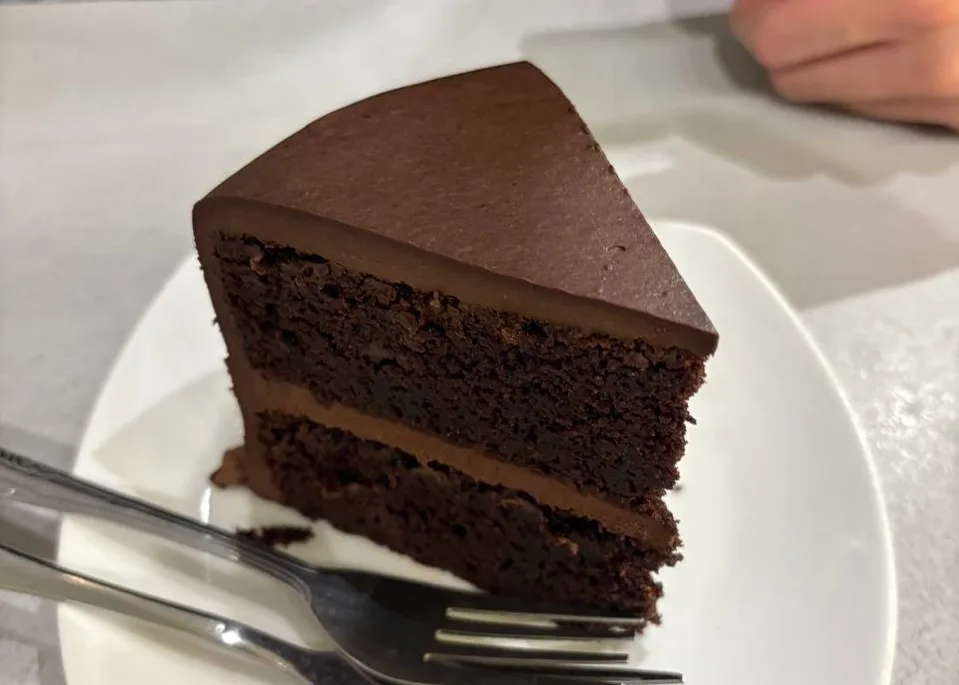 Top 7 Chocolate Cakes in Singapore Tried & Reviewed - Food guide photos in Singapore