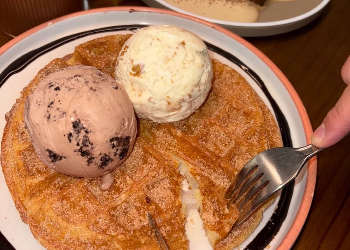 SG's First Mochi Waffle Spot with NO GST & SVC (CDC Voucher Accepted) - Restaurant food photos in Singapore