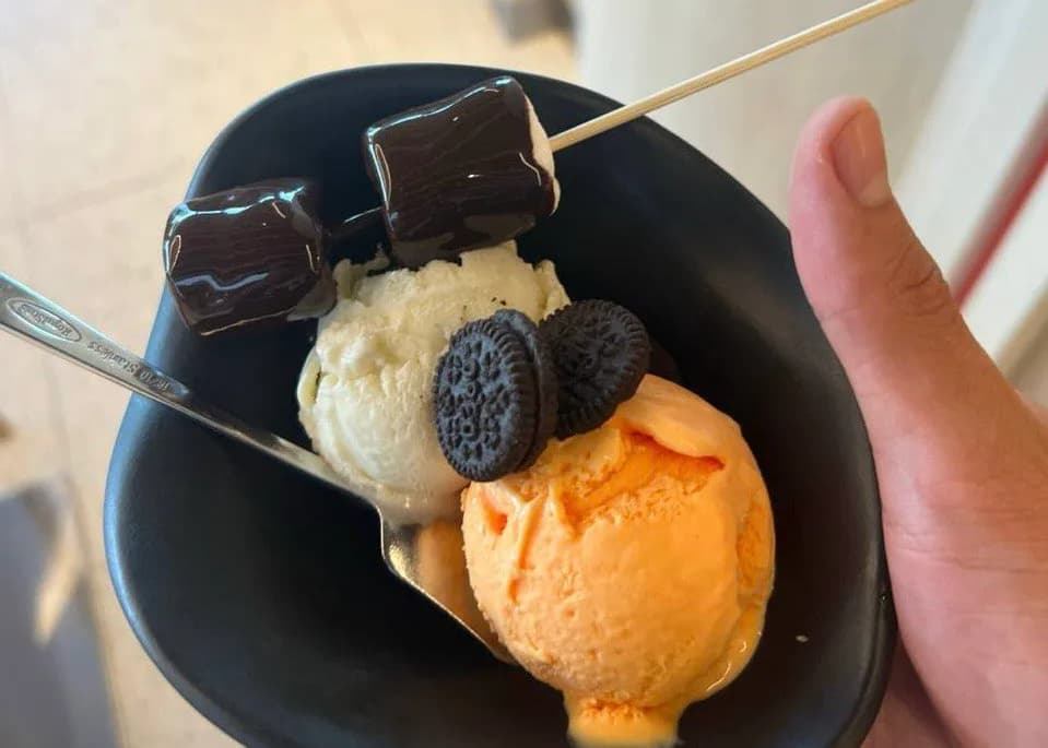 Desserts at Swensons